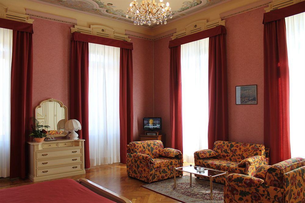 Hotel Villa Marie Tremezzo Exteriör bild